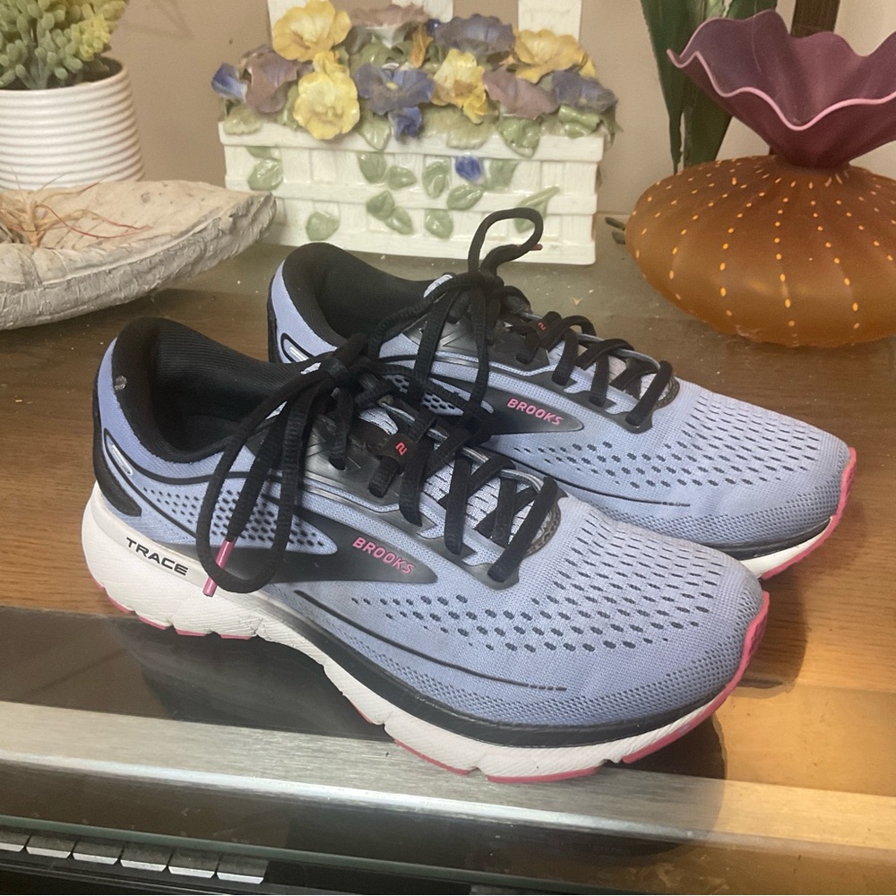 BROOKS WOMENS TRACE 2 RUNNING SHOES SZ 6